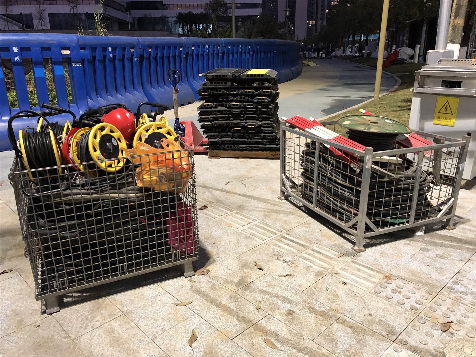 電力燈光展電纜線(xiàn)布置現(xiàn)場(chǎng)